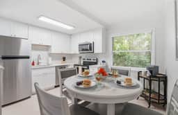 Your Budget-Friendly Siesta Key Beach Headquarters - Less than 1 mile to America's #1 Beach. Beach gear included. Pool on-site. Sleeps 4.