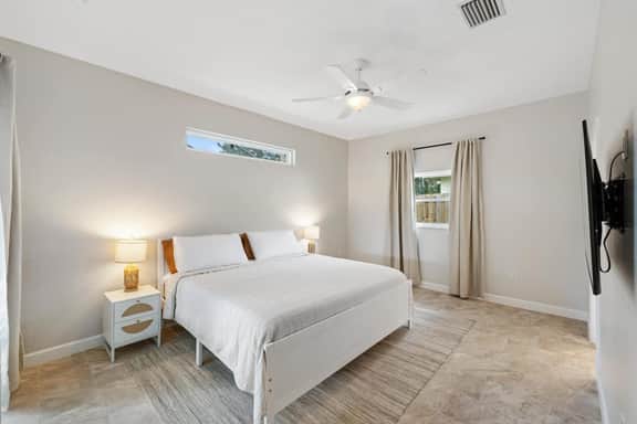 Heated Pool & Hot Tub | 4BR Sarasota Home – Pets OK