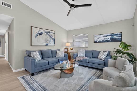 Modern Hacienda: Your Sarasota Home Away From Home - 3-Bedroom | Dog-Friendly | Fenced Backyard | Beach Gear Included | 10 Min to Downtown - Image 3
