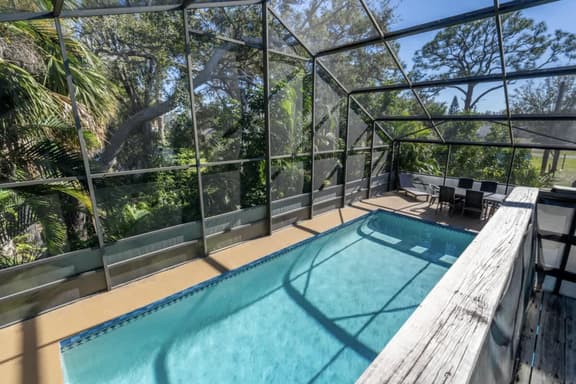 Nokomis Beach House: Heated Pool, 5min to Beach