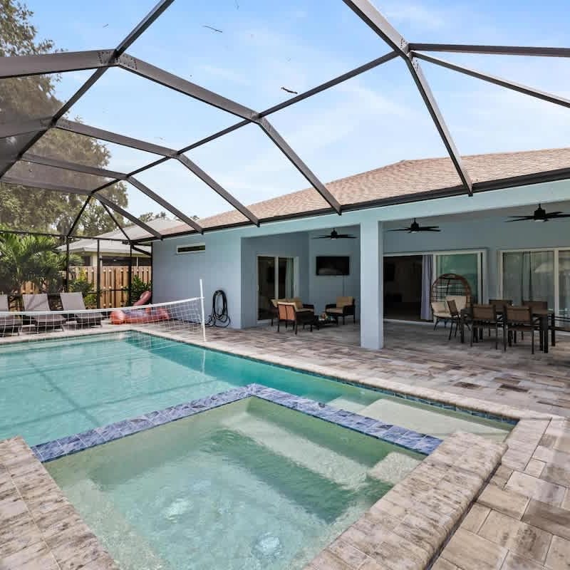 Heated Pool & Hot Tub | 4BR Sarasota Home – Pets OK